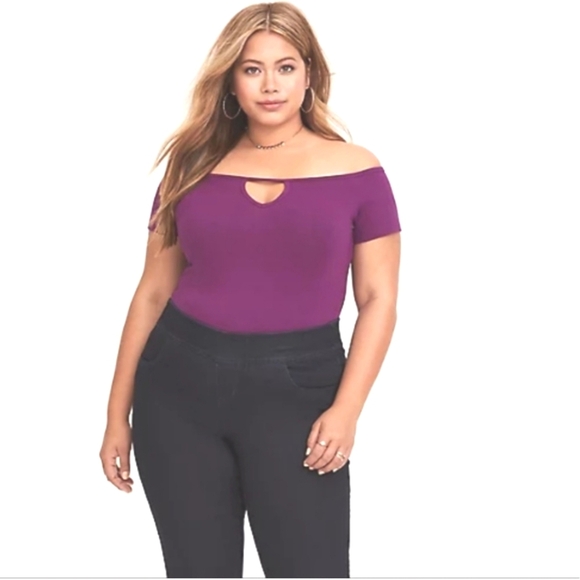 Torrid Foxy Berry Cut Out Off Shoulder Tee 3x - Picture 1 of 13